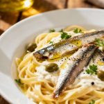 Pasta cremosa con anchoas lista en 5 minutos: la cena más rápida y sabrosa