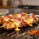 Brochetas de cerdo, jamón y provolone: fáciles y riquísimas