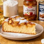 El pastel de yogur y manzana que nunca falla: la receta familiar más reconfortante